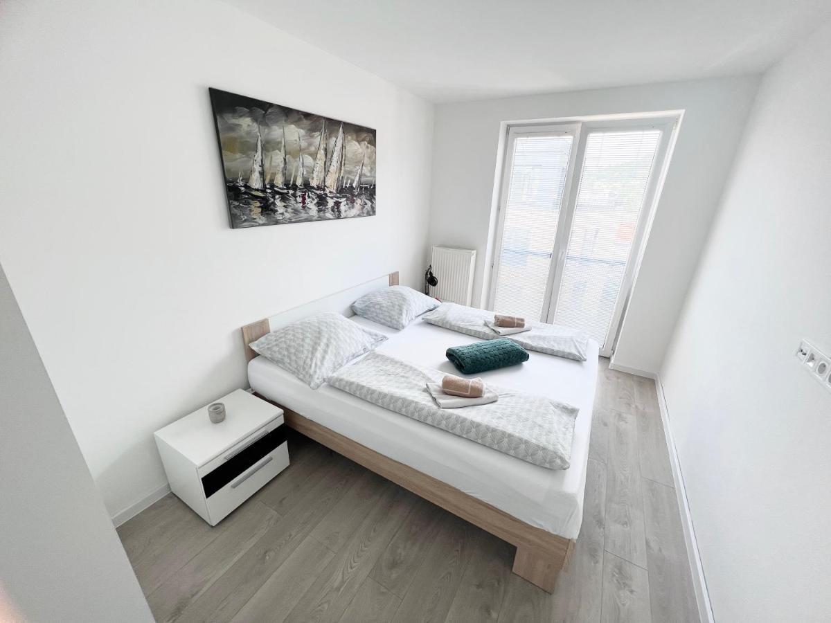 City Center Apartment With Nice Balcony Ζιλίνα Εξωτερικό φωτογραφία